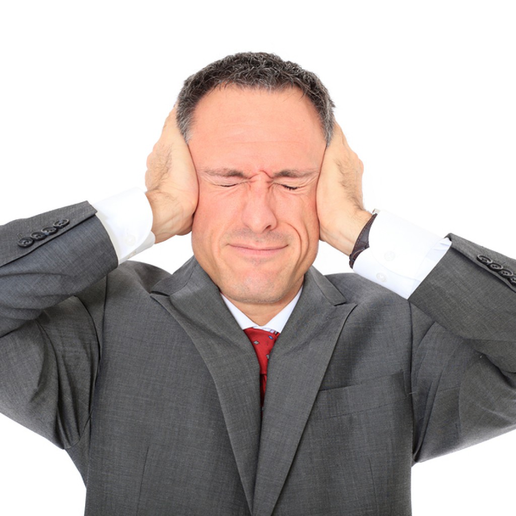 Острый отит: причины, симптомы, лечение и фото